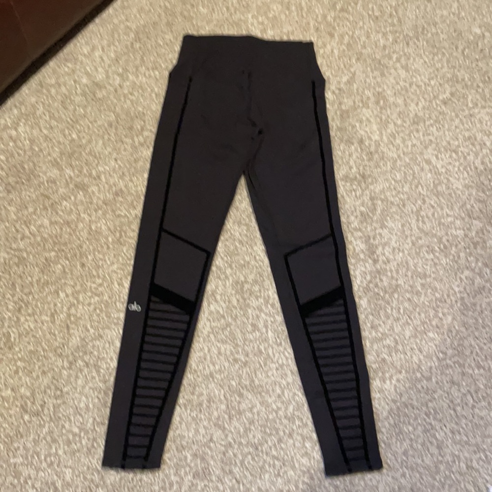Alo yoga flocked Moto legging EUC! - Picture 6 of 8